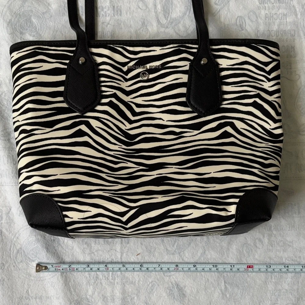 Michael Kors Zebra print Tote Bag - Picture 4 of 5